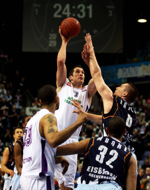 锋阵容更显 锋阵容更显