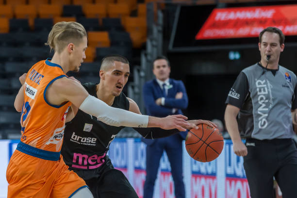 使费用盈利 使费用盈利